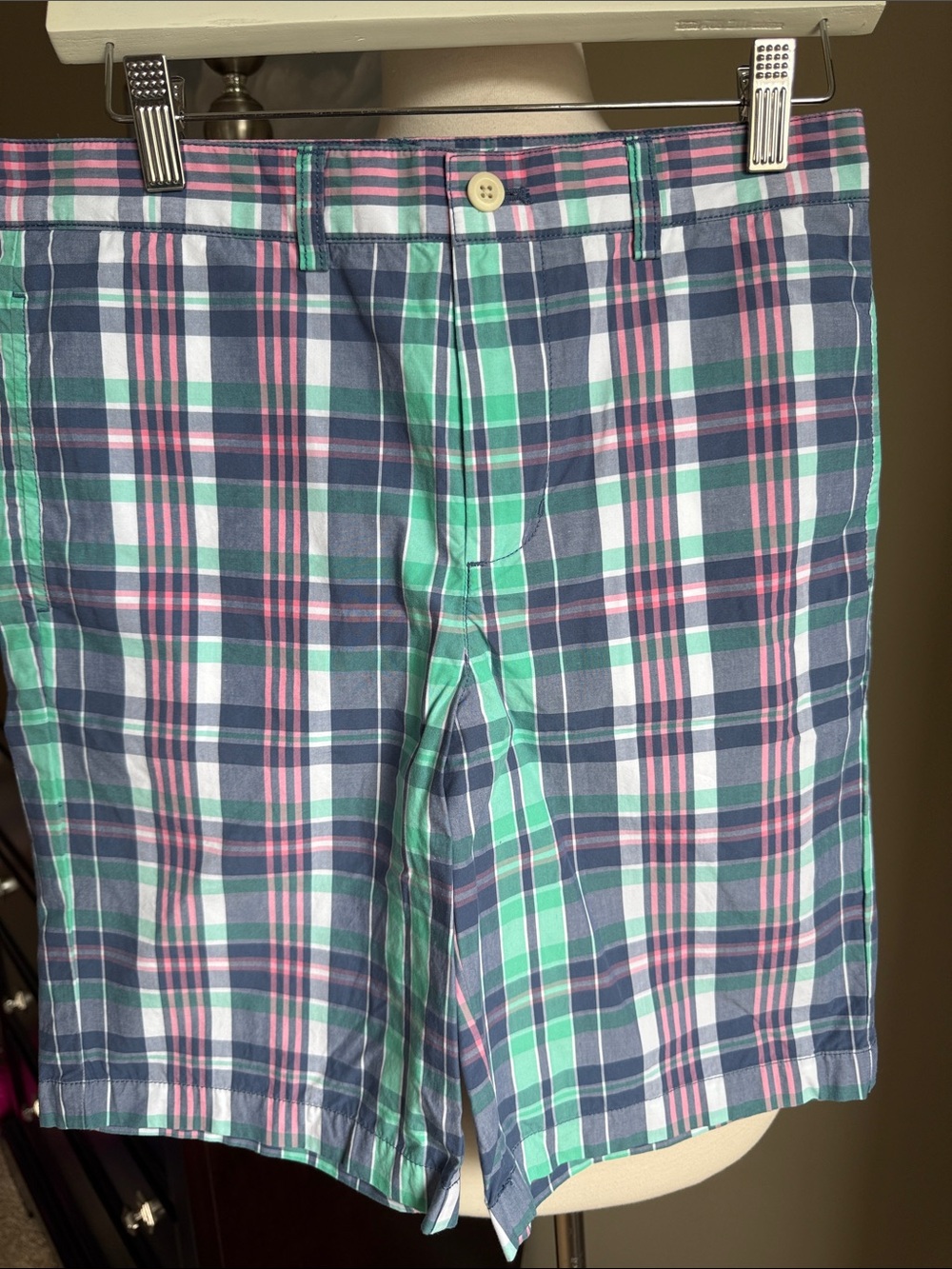 Vineyard Vines Boys Plaid Performance Shorts in Navy, Green & Pink size 16